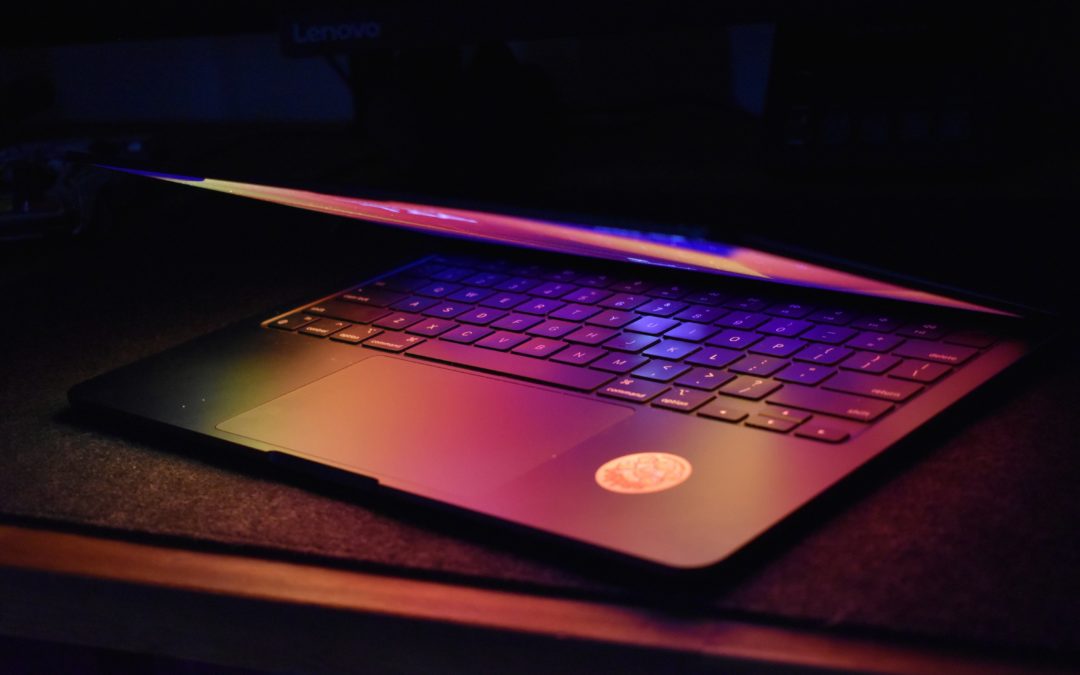 Jaki laptop kupić w grudniu 2025?